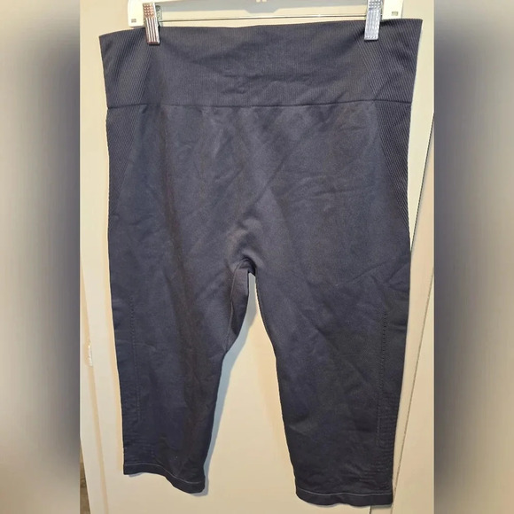 LIVI Lane Bryant Seamless Capri Legging Women's Plus 22/24 22 24 or 3X - Picture 5 of 9